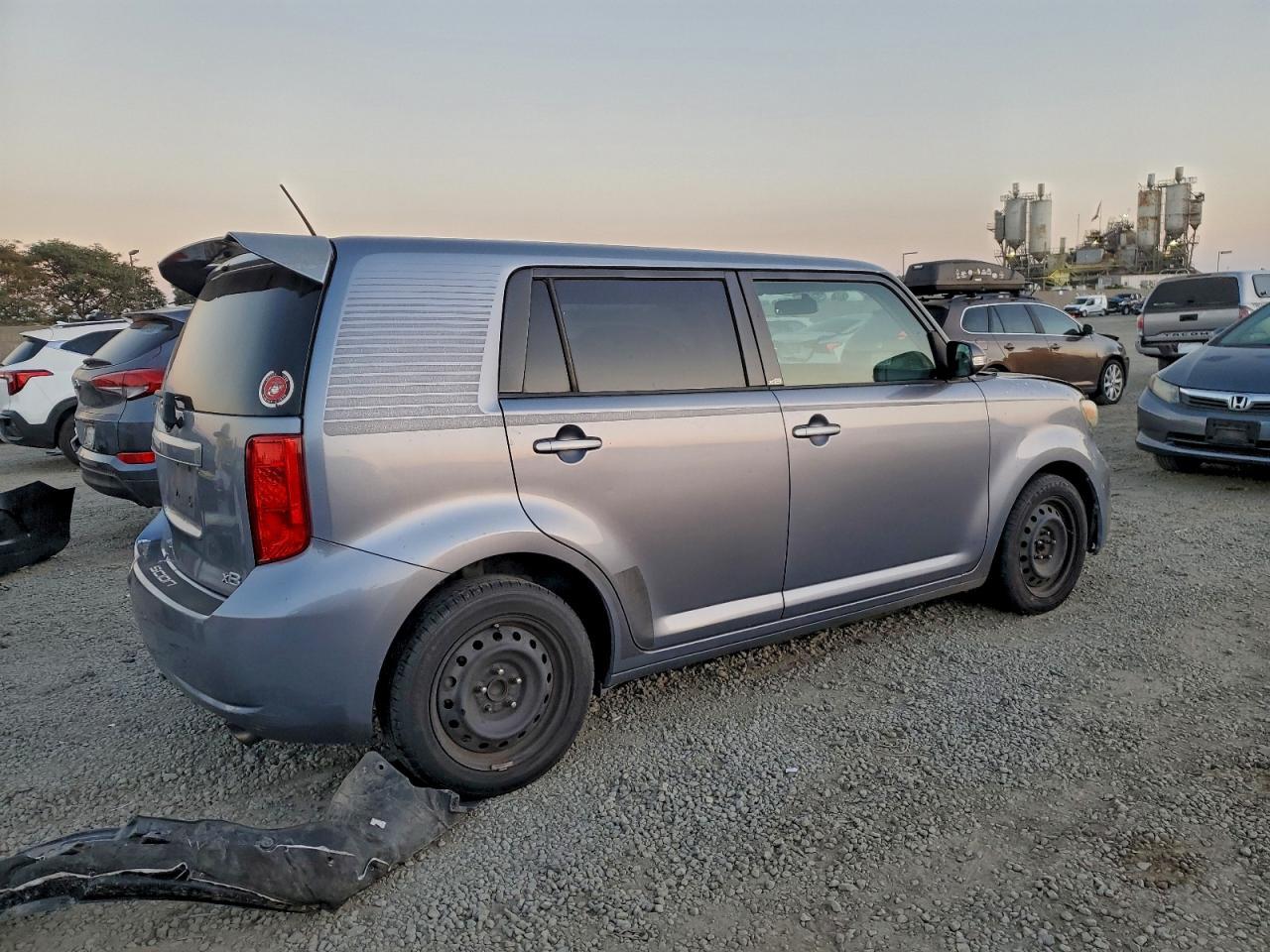 2010 TOYOTA SCION