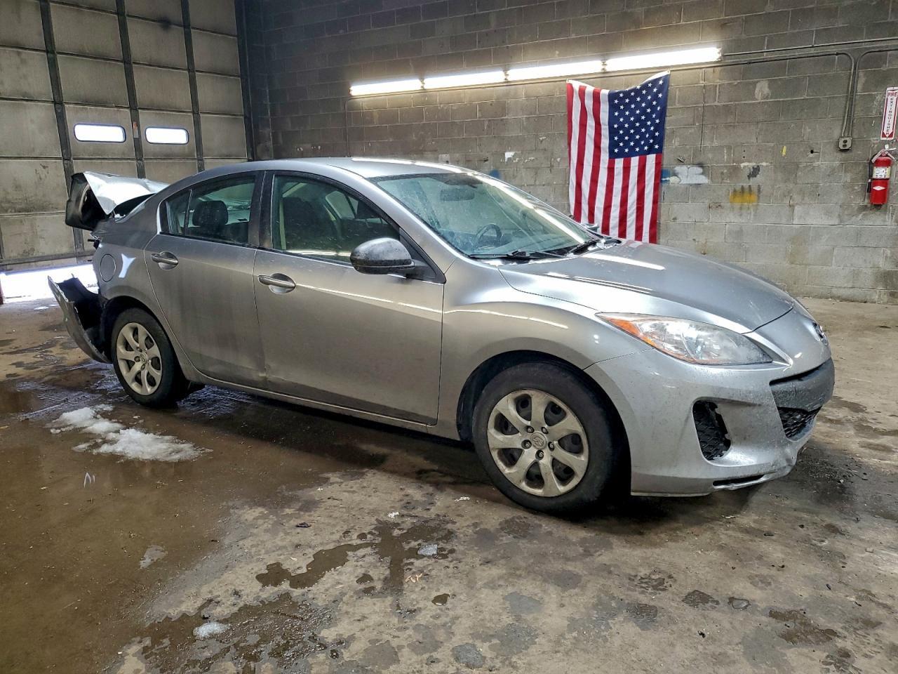 2013 MAZDA 3