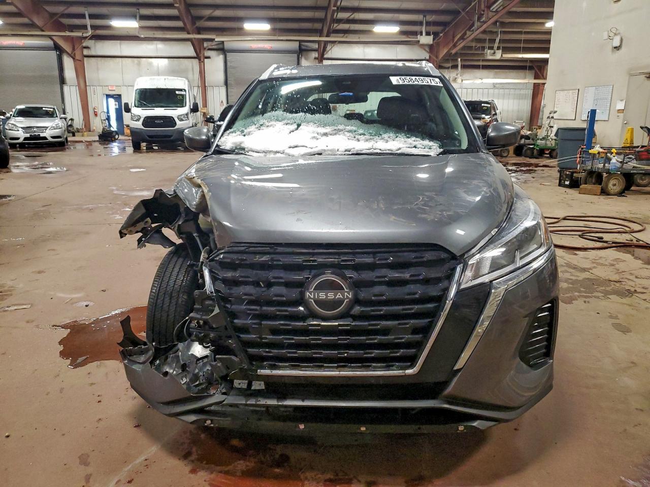 2024 NISSAN KICKS