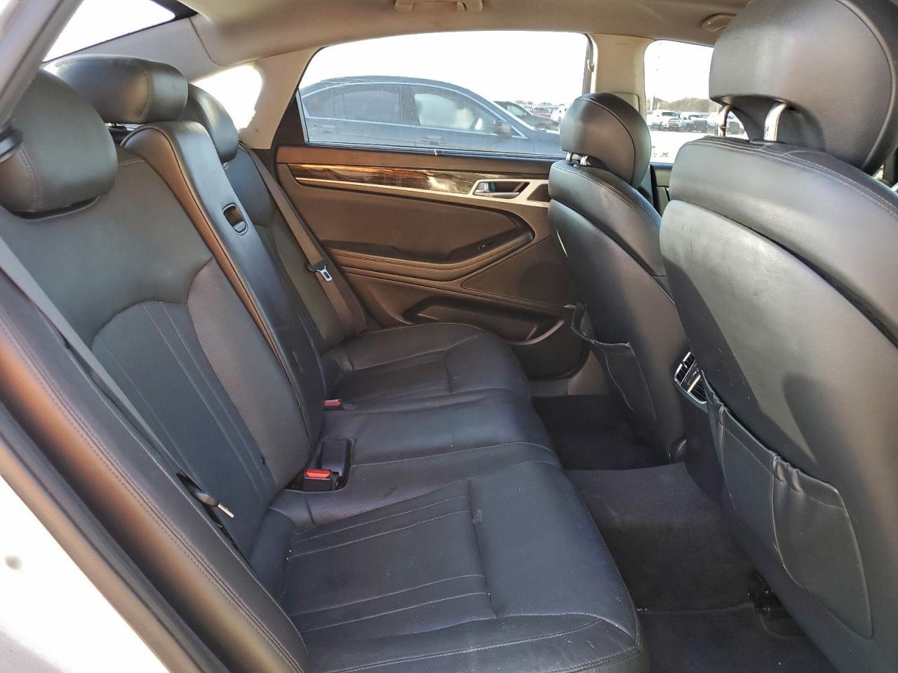 2015 HYUNDAI GENESIS