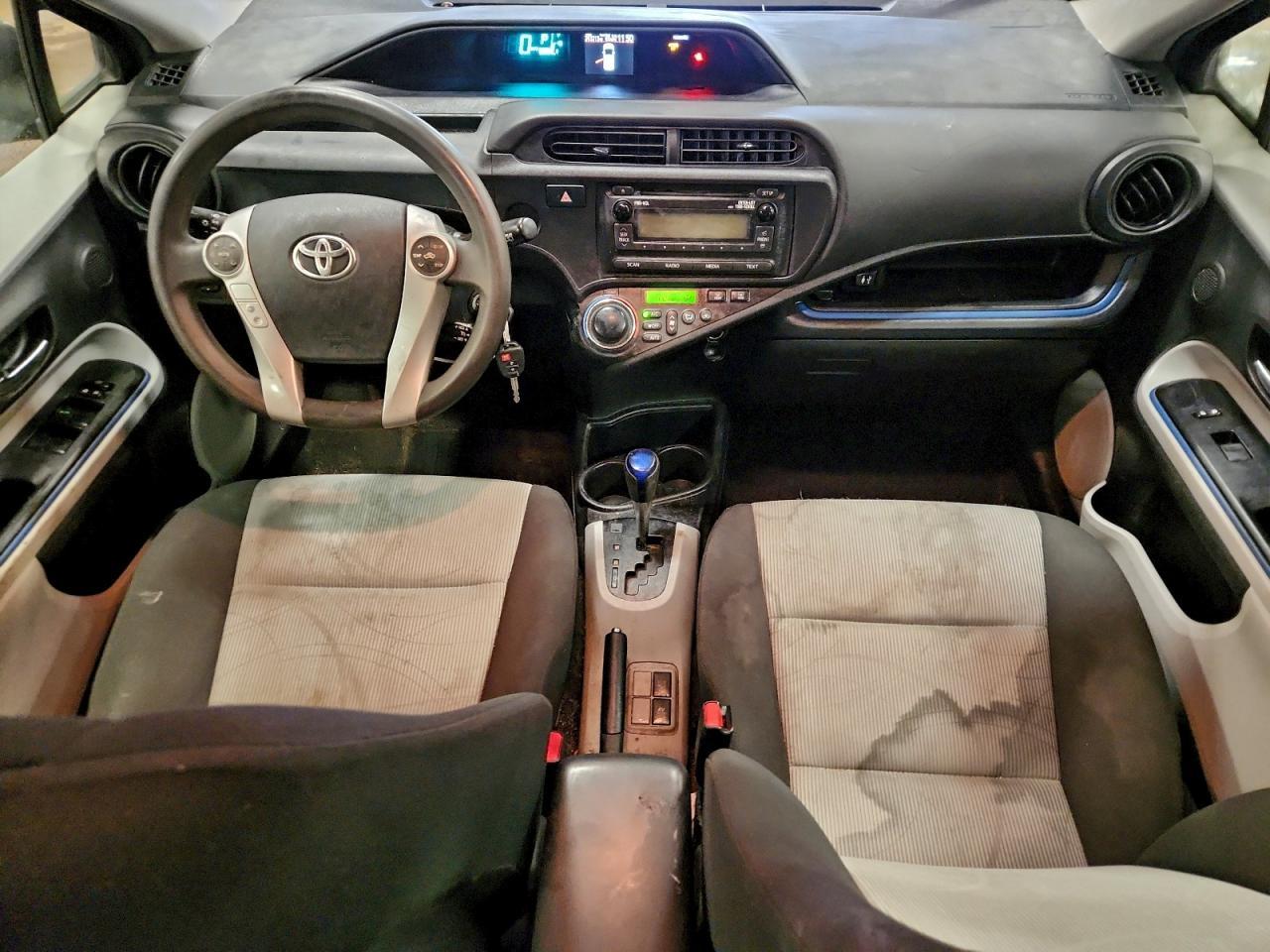 2013 TOYOTA Prius c