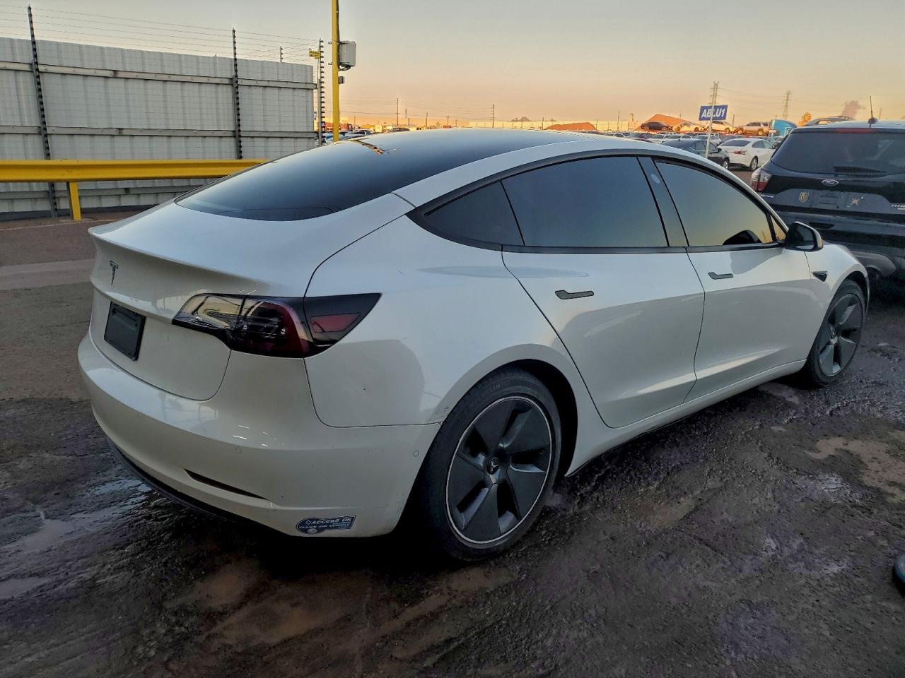 2021 TESLA MODEL 3