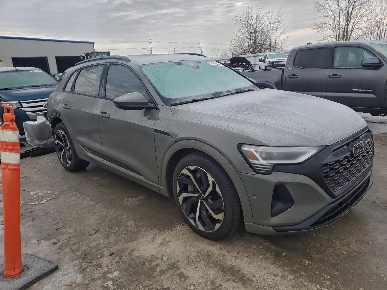 2024 AUDI Q8