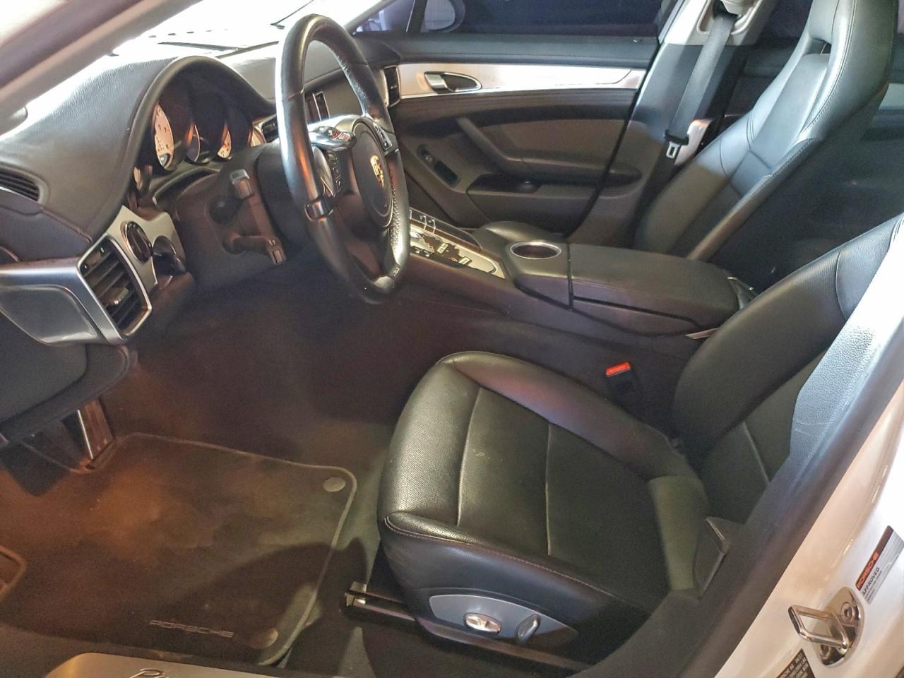 2011 PORSCHE Panamera