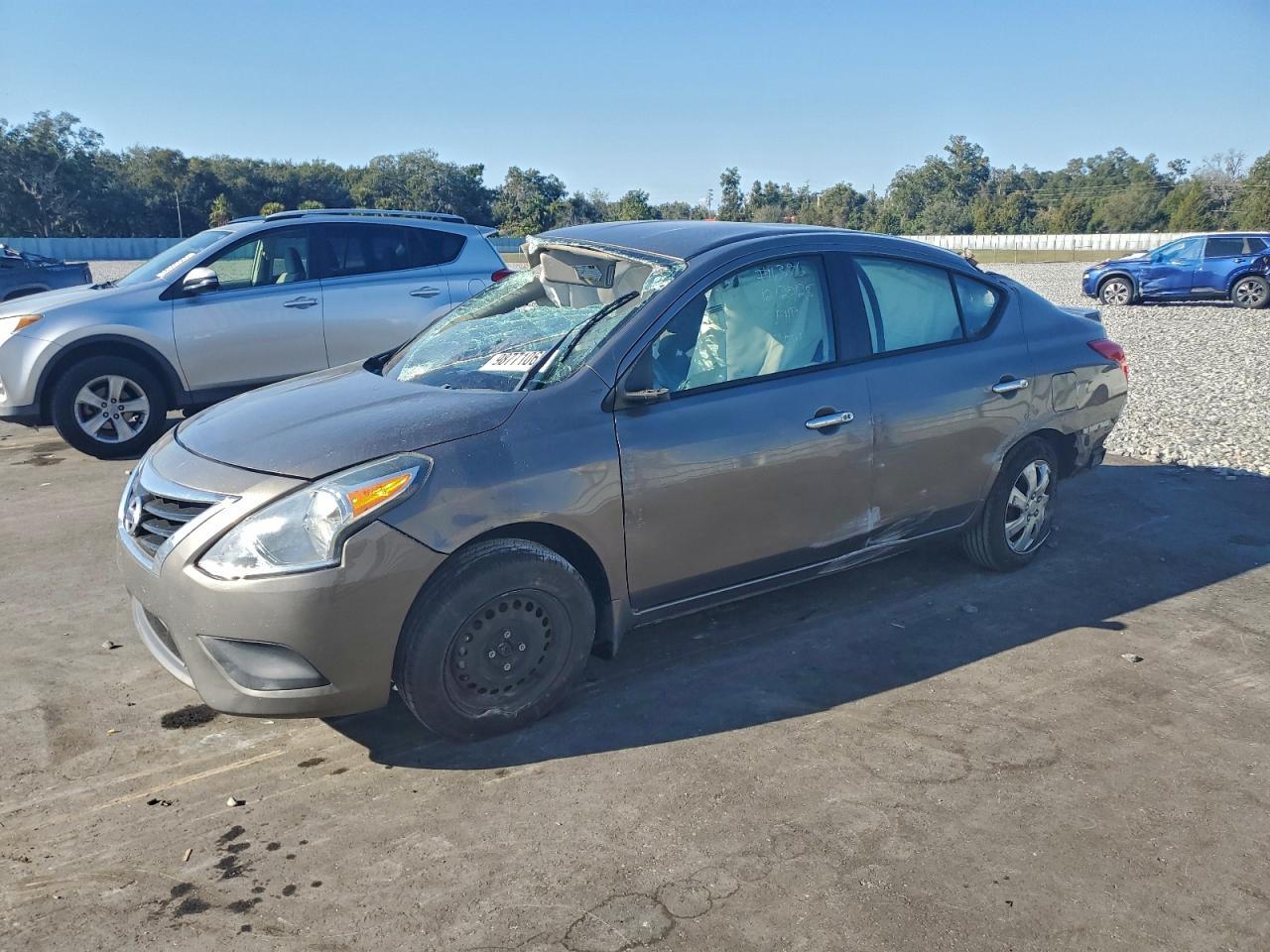 2017 NISSAN VERSA
