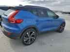 2019 VOLVO XC40
