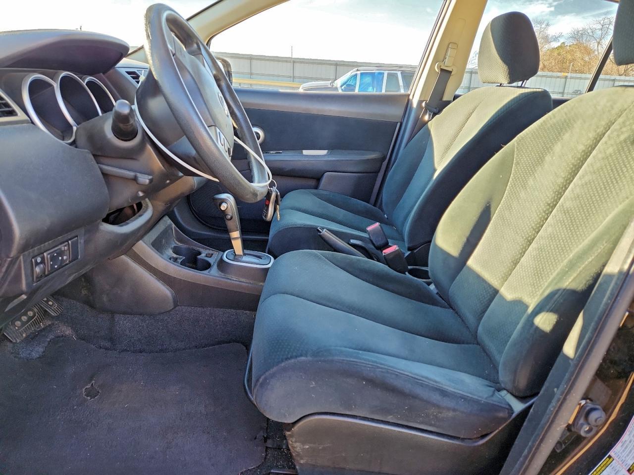 2011 NISSAN VERSA
