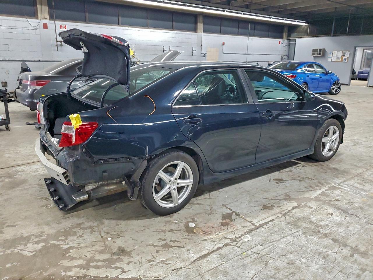 2013 TOYOTA CAMRY
