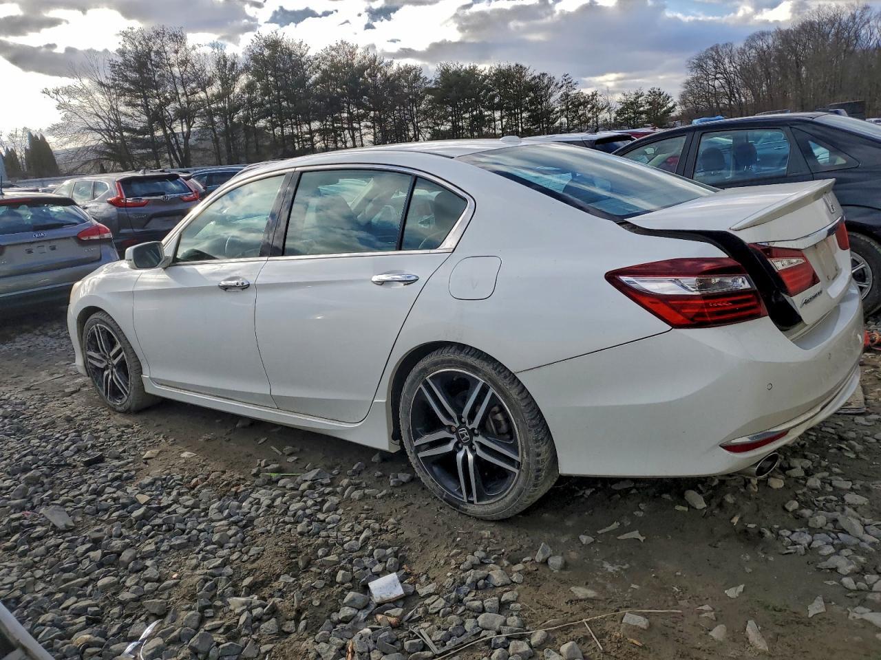 2017 HONDA ACCORD