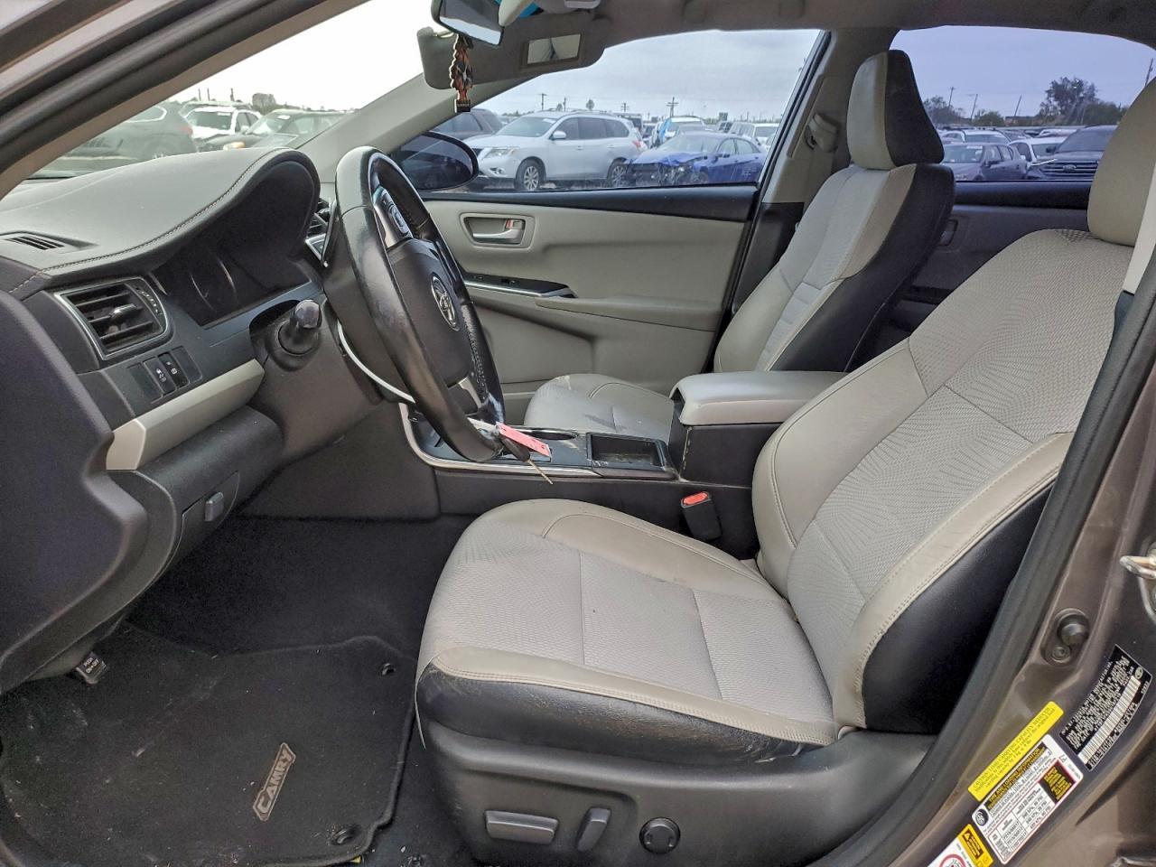 2016 TOYOTA CAMRY