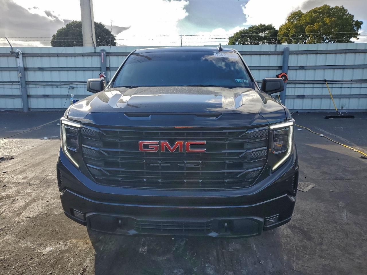 2024 GMC Sierra