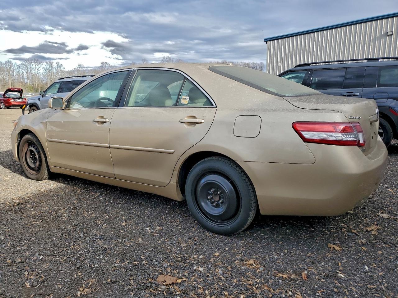 2011 TOYOTA CAMRY