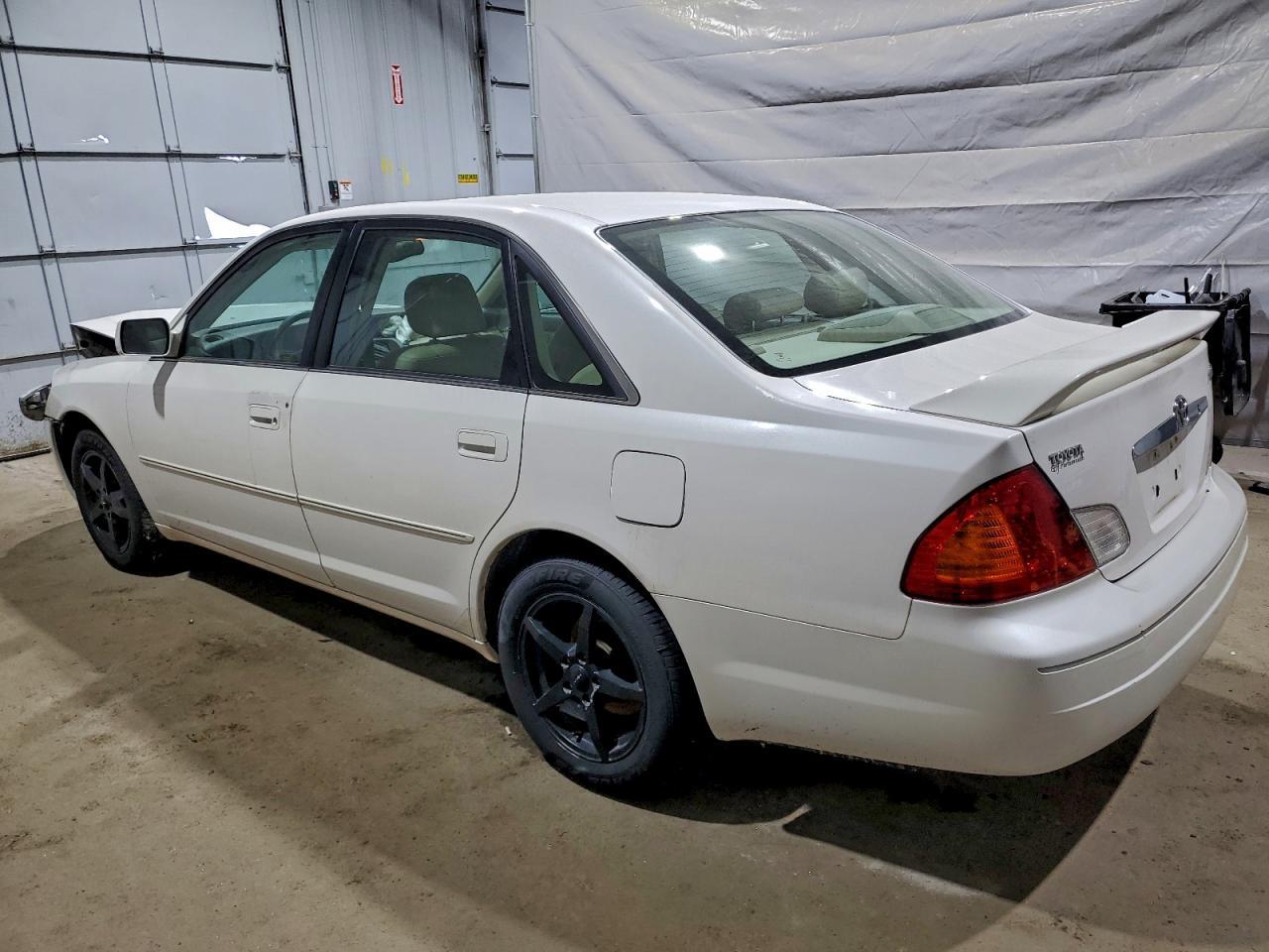 2002 TOYOTA Avalon