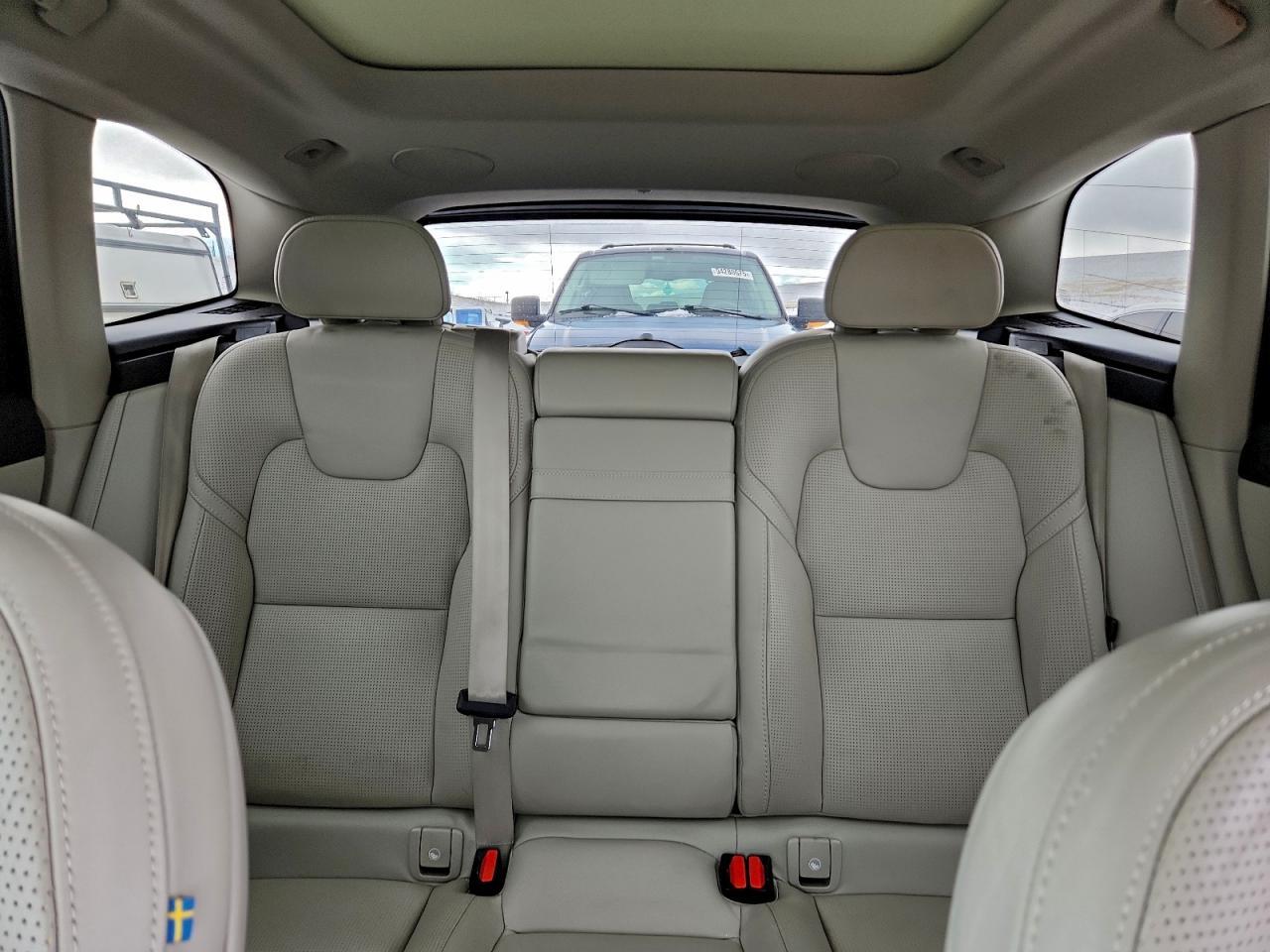 2020 VOLVO XC60