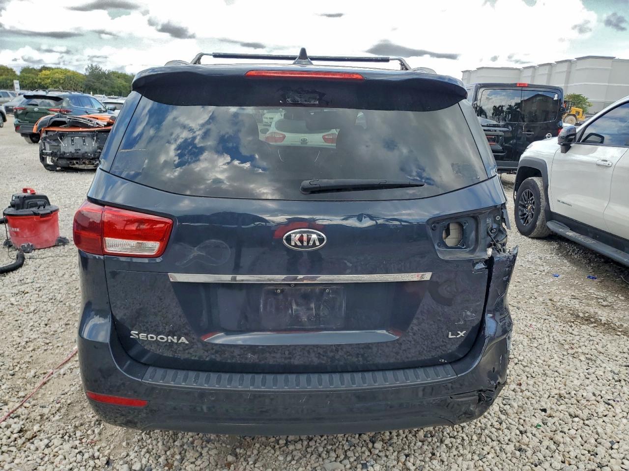 2016 KIA SEDONA