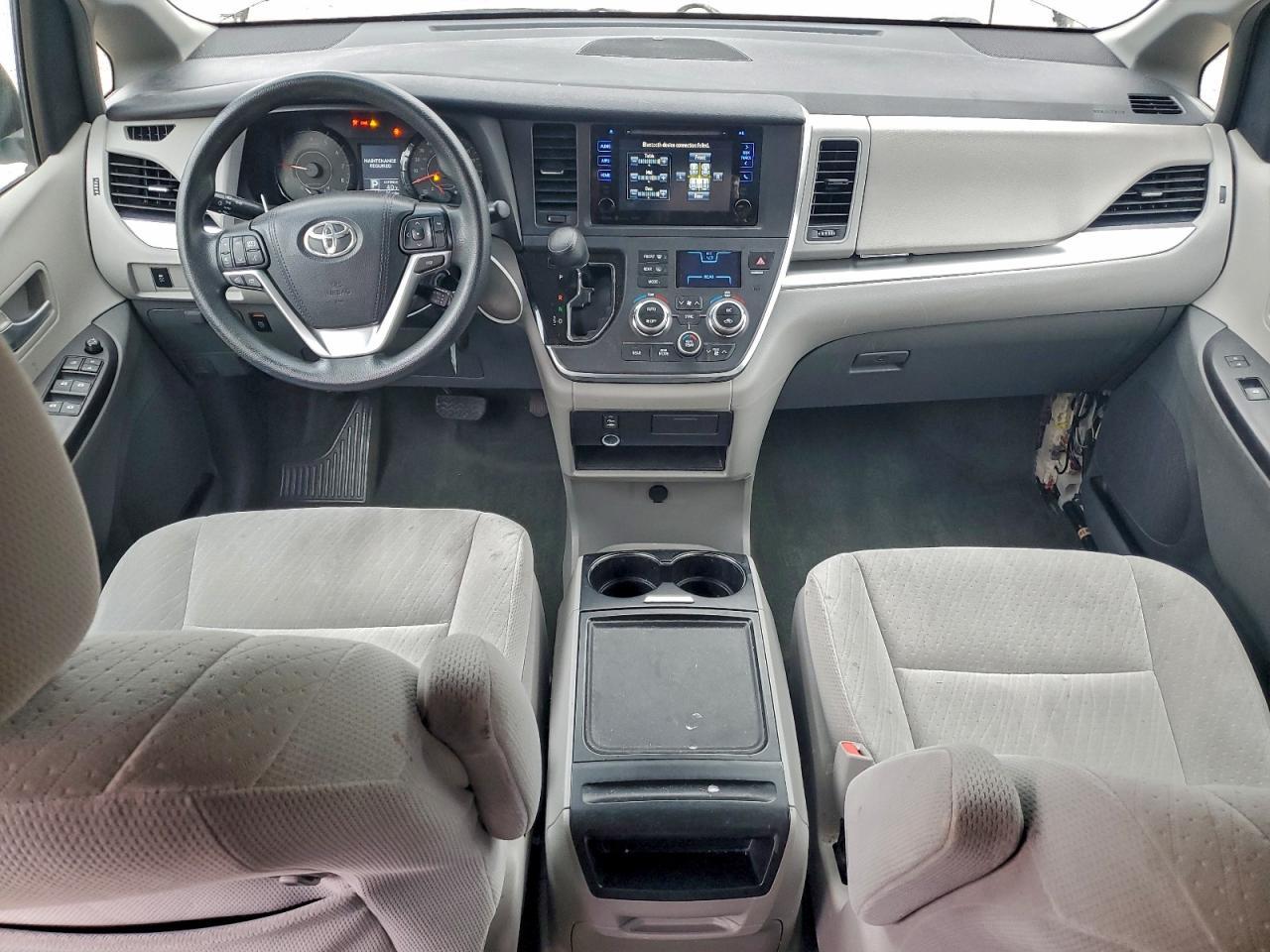 2017 TOYOTA SIENNA