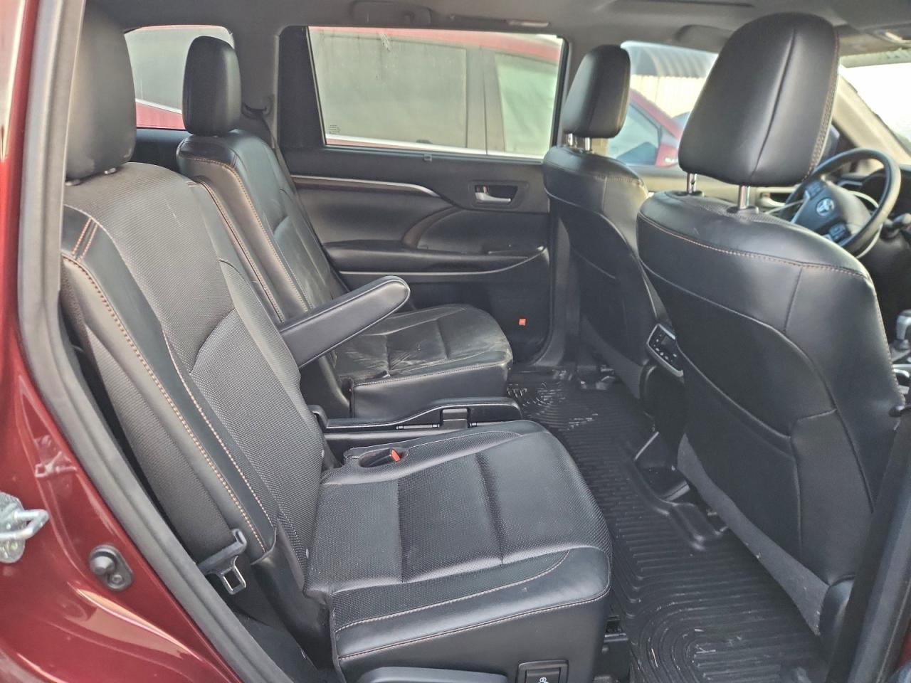 2016 TOYOTA HIGHLANDER