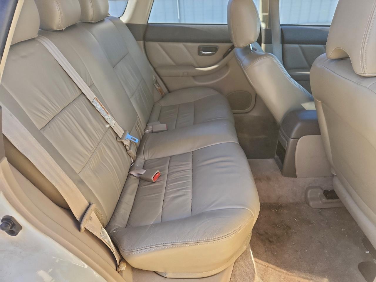 2000 SUBARU Legacy