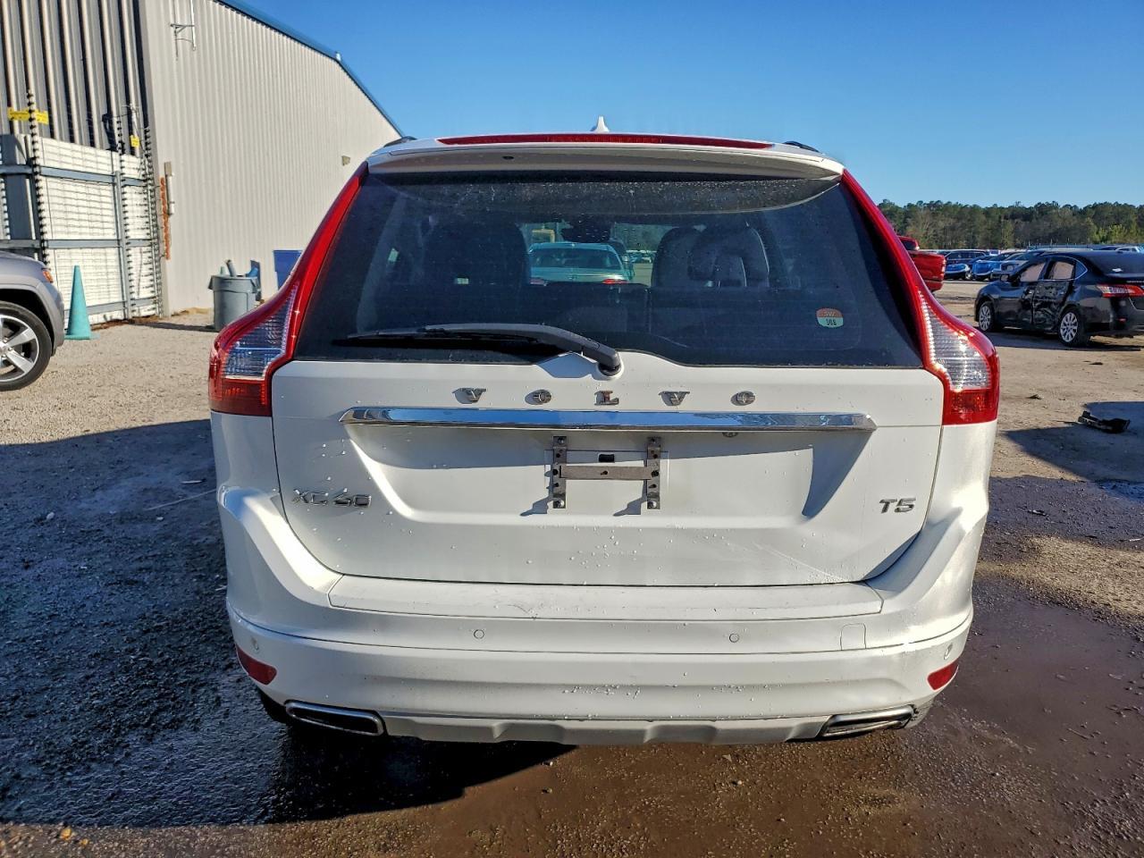 2016 VOLVO XC60