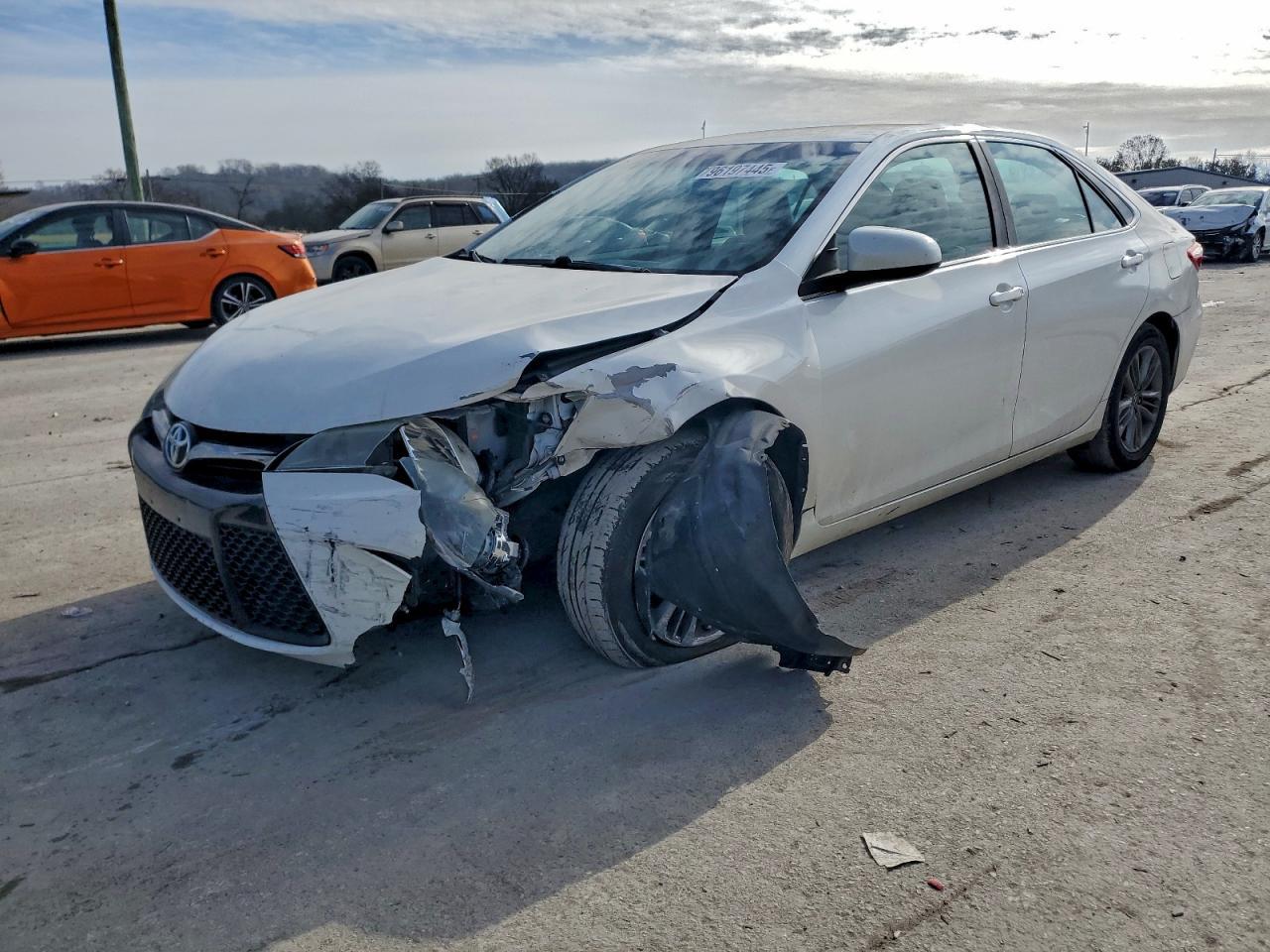 2016 TOYOTA CAMRY