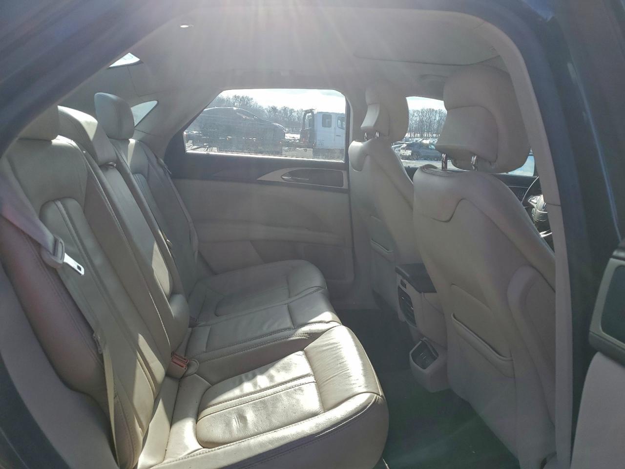 2017 LINCOLN MKZ