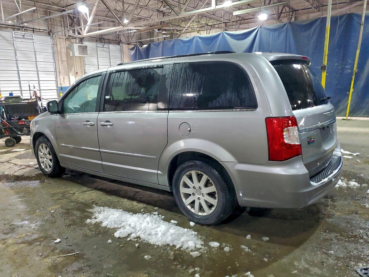 2016 CHRYSLER Town & Country