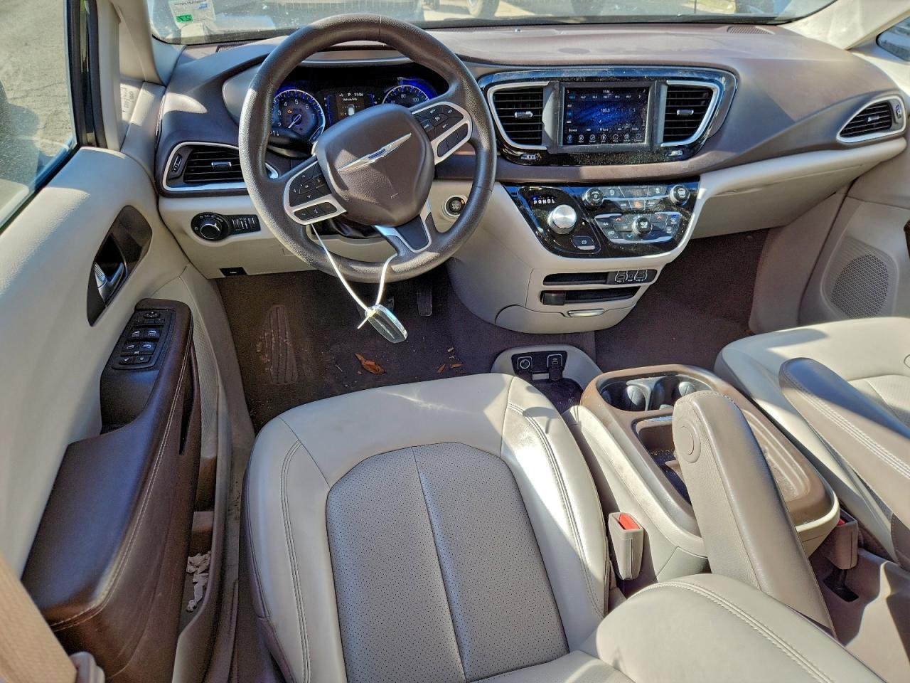 2021 CHRYSLER Voyager