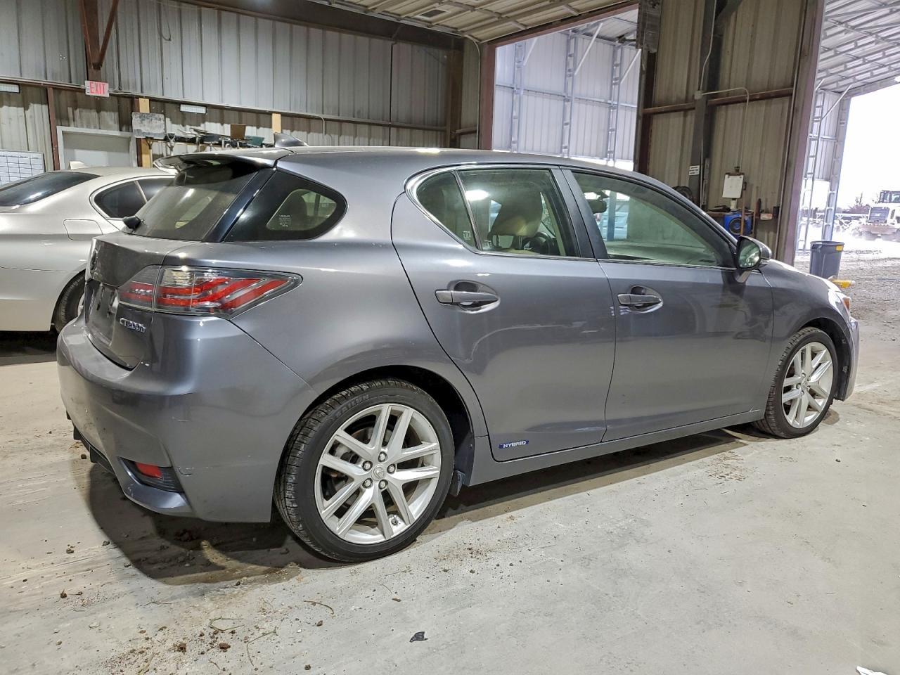 2016 LEXUS CT 200