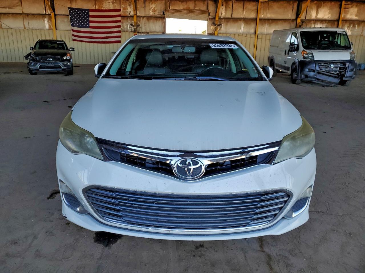 2013 TOYOTA Avalon