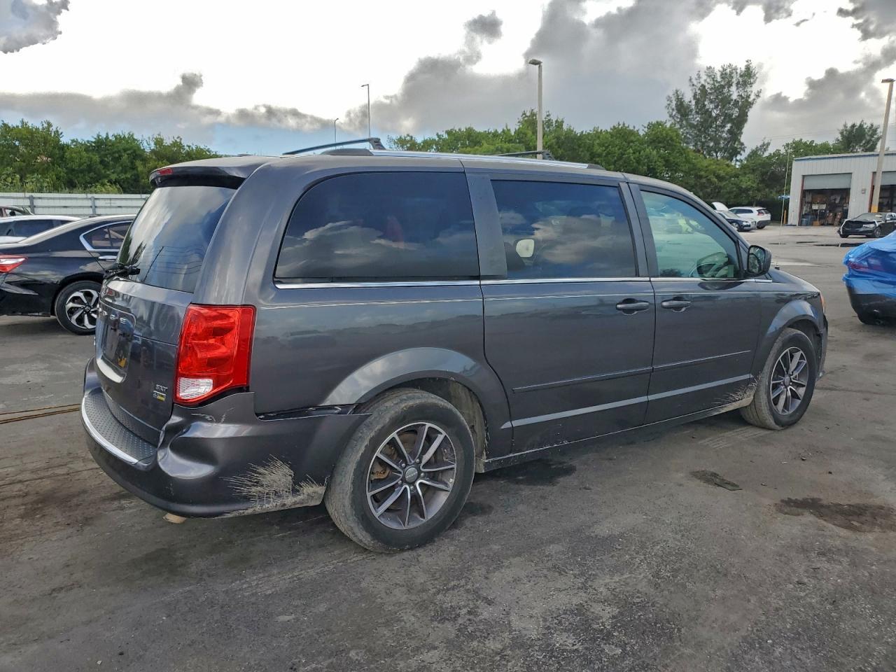 2017 DODGE GRAND CARAVAN