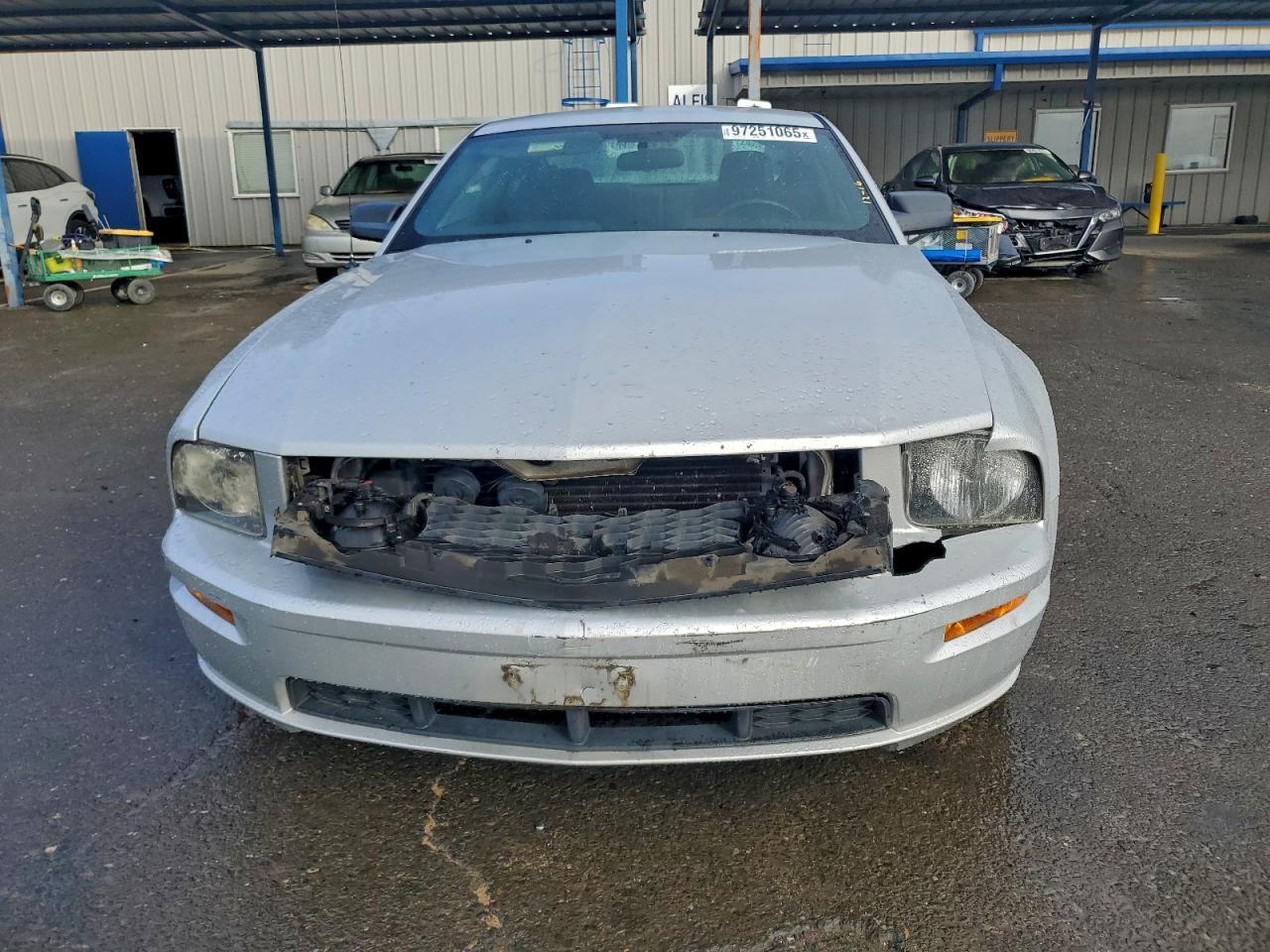 2005 FORD MUSTANG