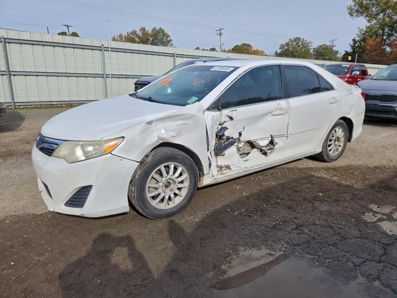 2013 TOYOTA CAMRY