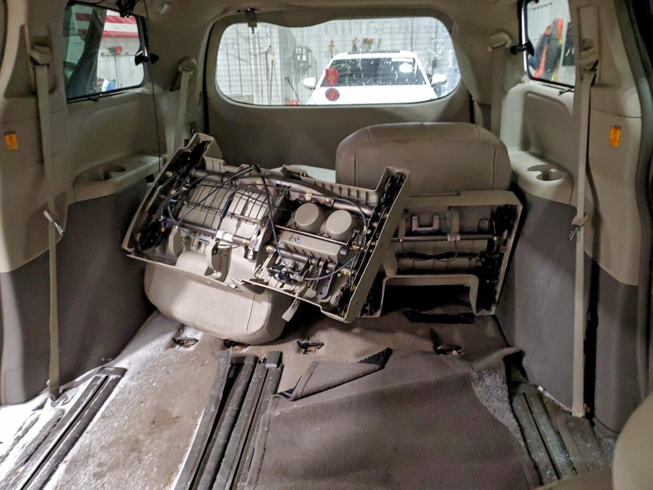 2013 TOYOTA SIENNA