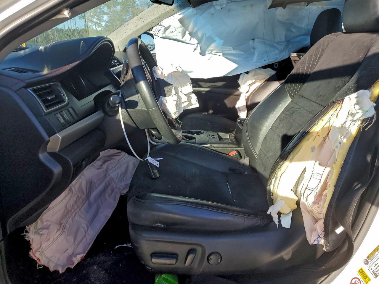2017 TOYOTA CAMRY