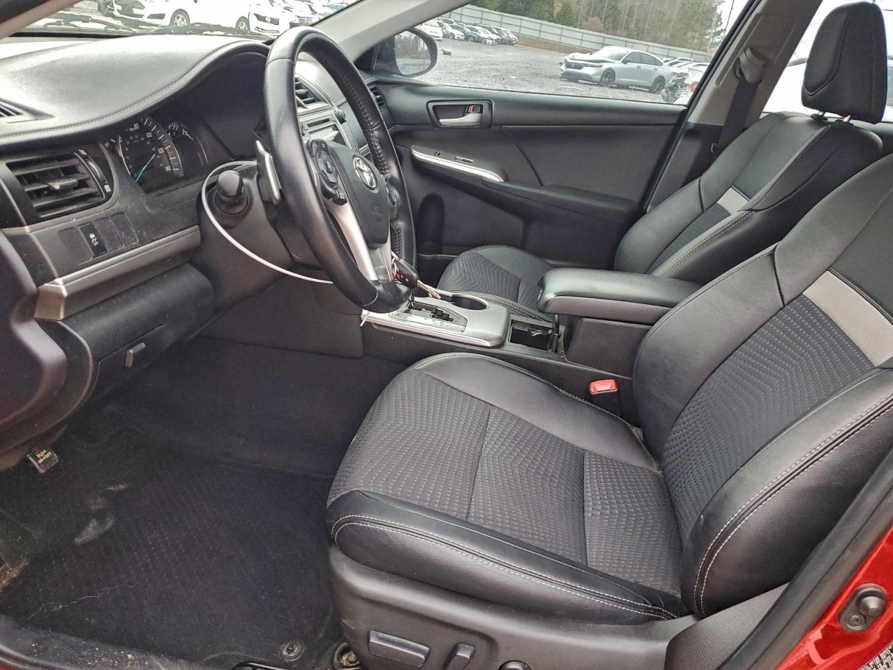 2014 TOYOTA CAMRY