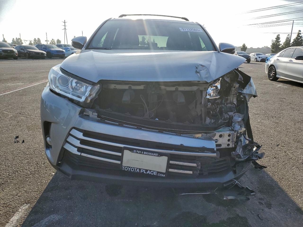 2017 TOYOTA HIGHLANDER