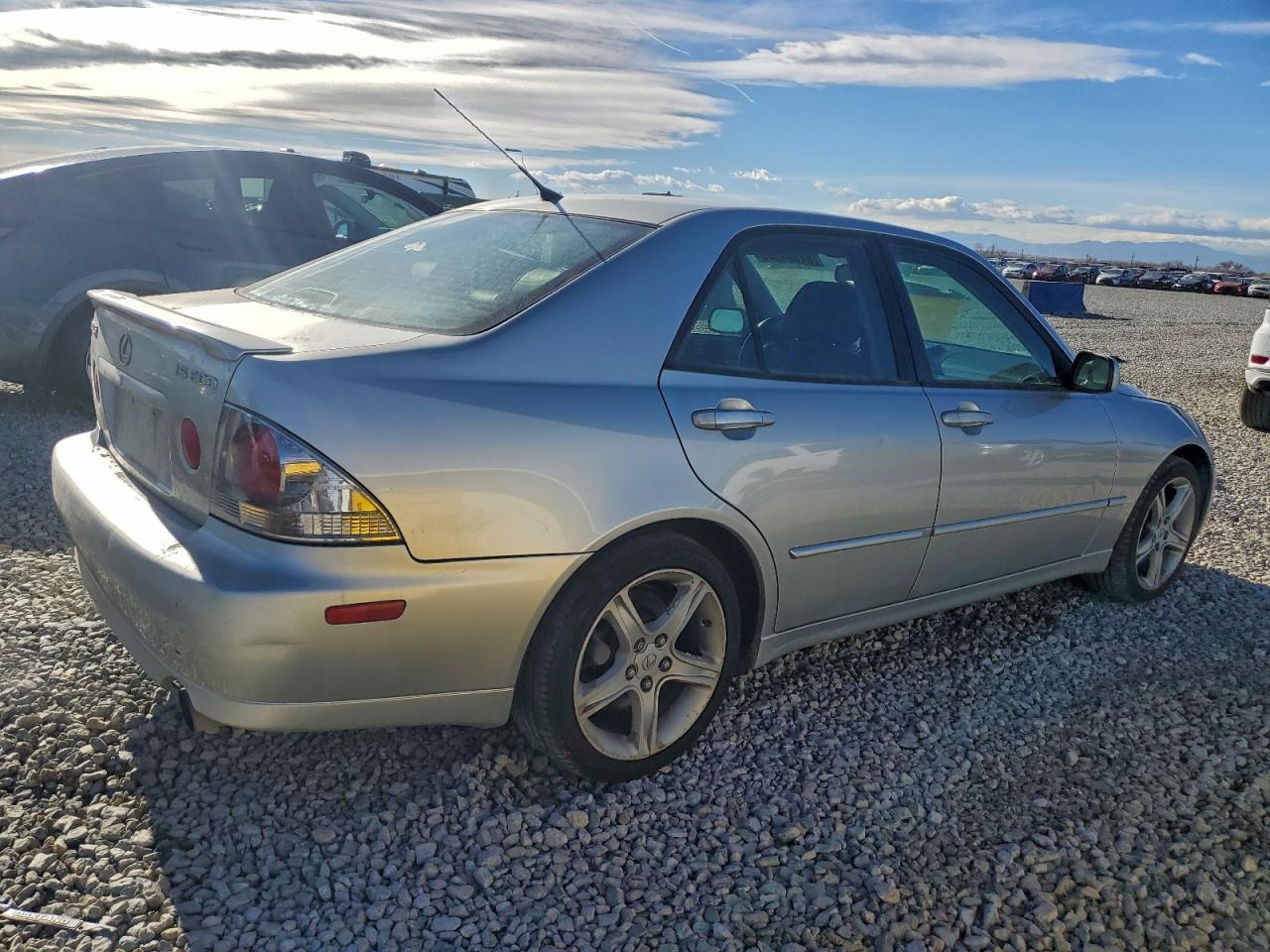 2002 LEXUS IS 300
