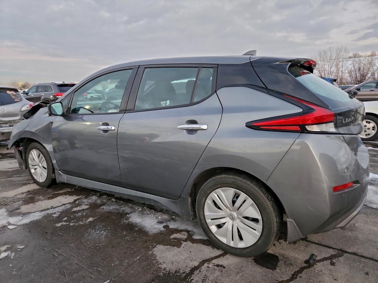 2025 NISSAN LEAF