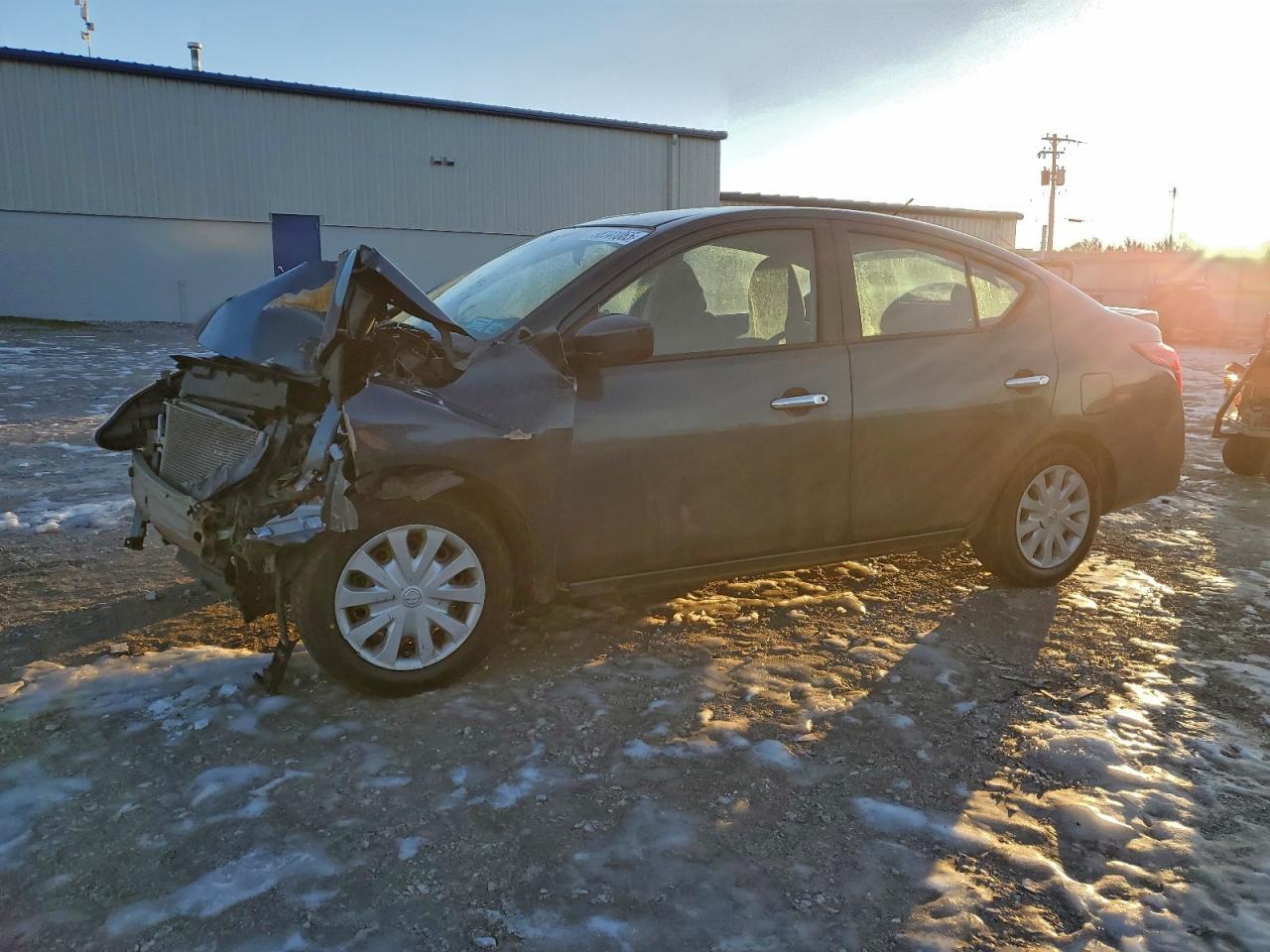 2015 NISSAN VERSA