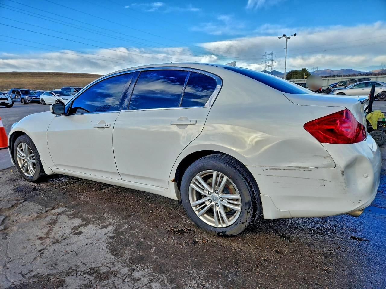2011 INFINITI G37
