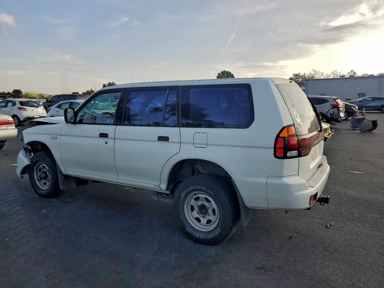 2000 MITSUBISHI Montero