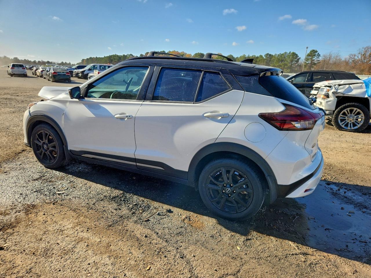 2023 NISSAN KICKS
