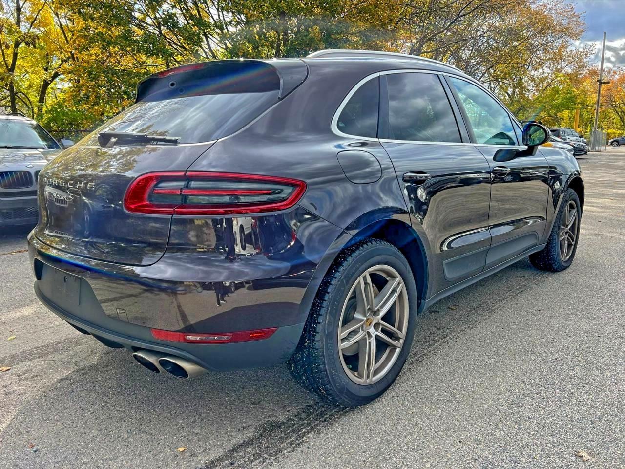 2015 PORSCHE Macan