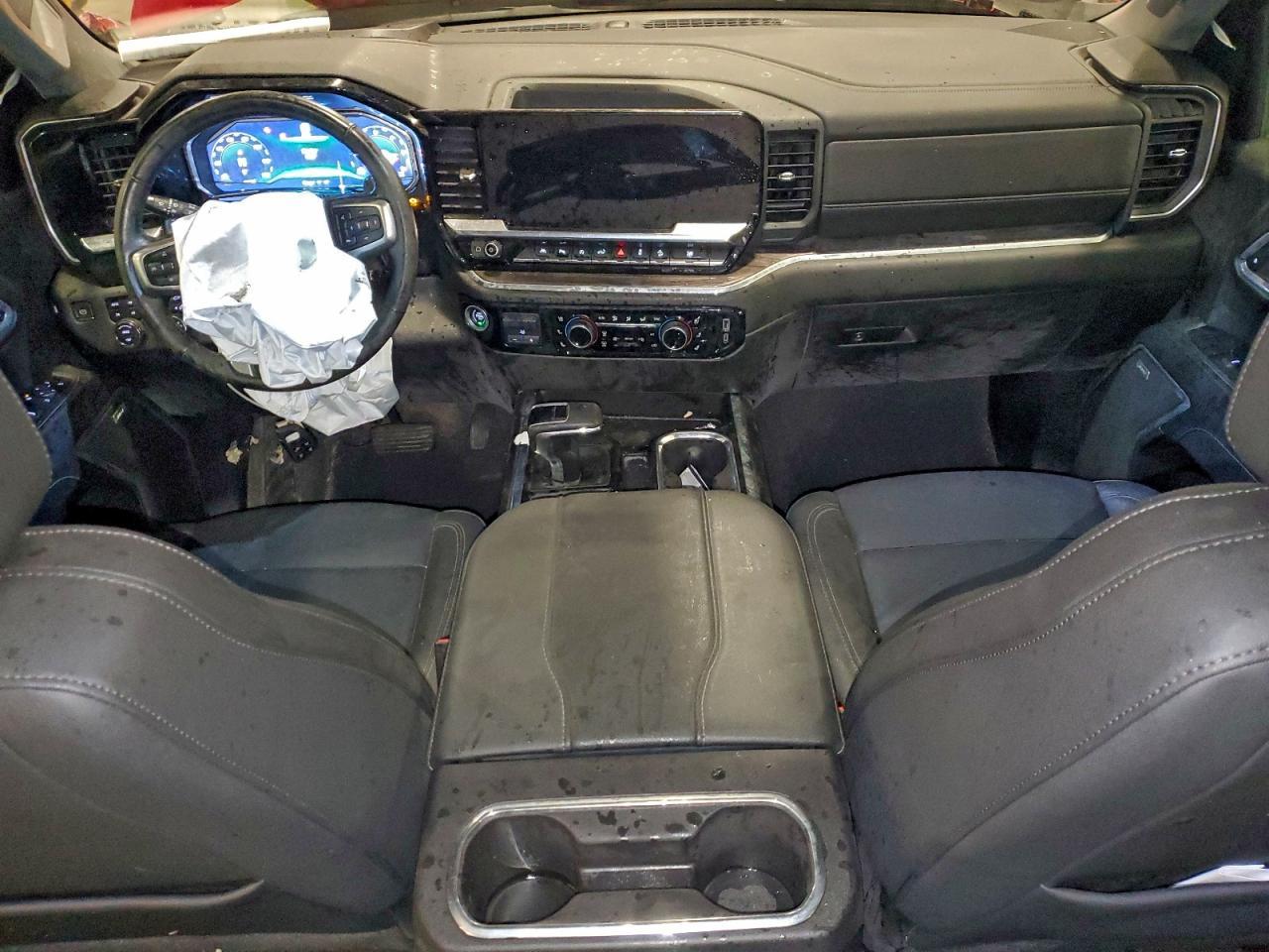 2024 CHEVROLET Silverado