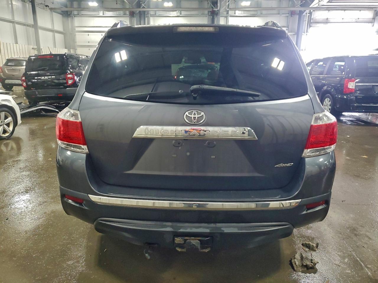 2013 TOYOTA HIGHLANDER