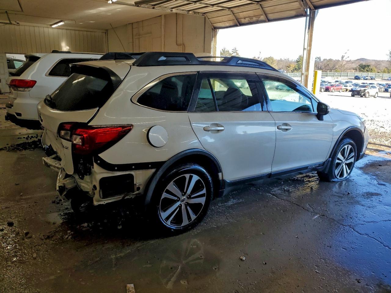 2018 SUBARU Outback