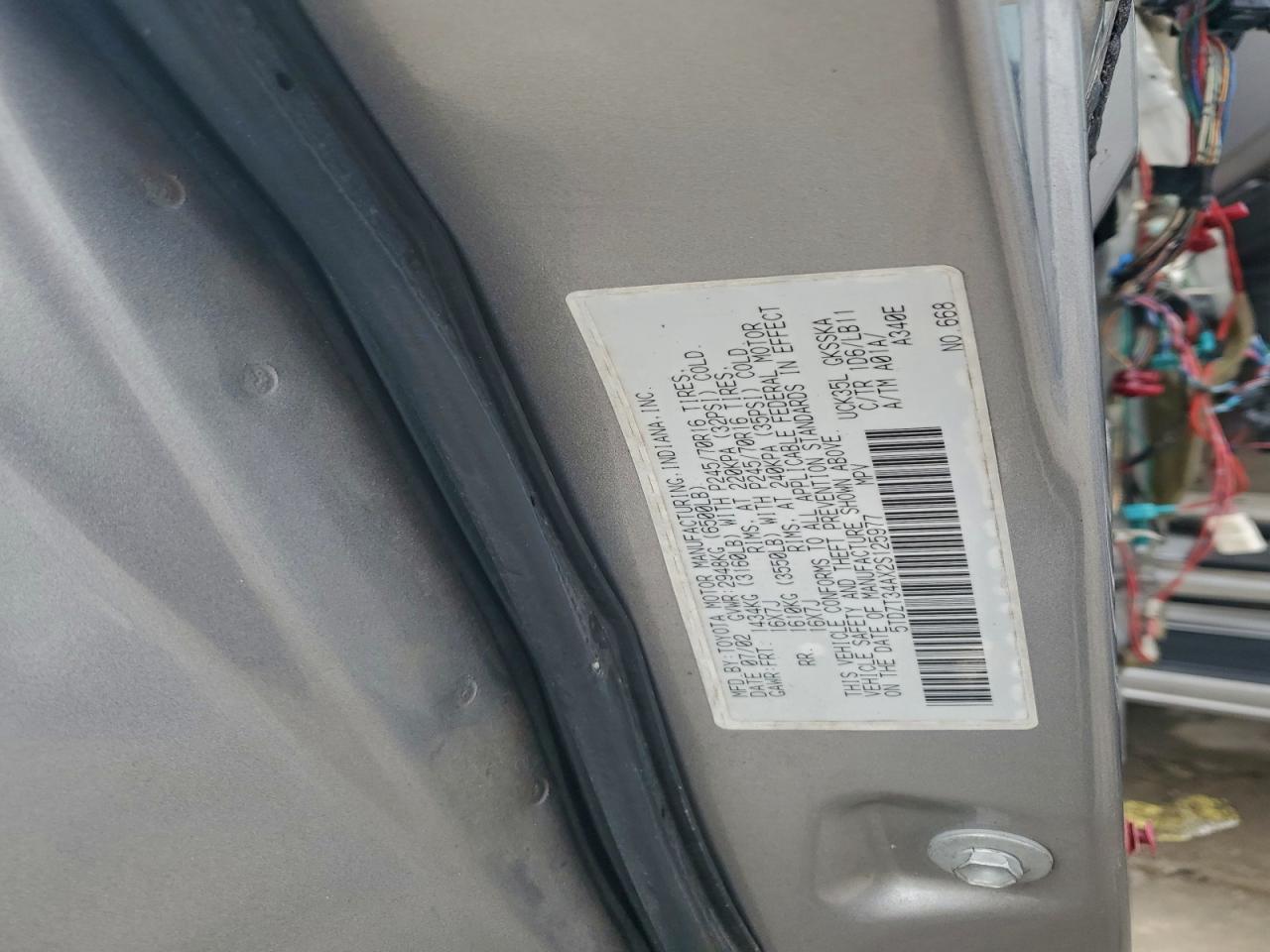 2002 TOYOTA Sequoia