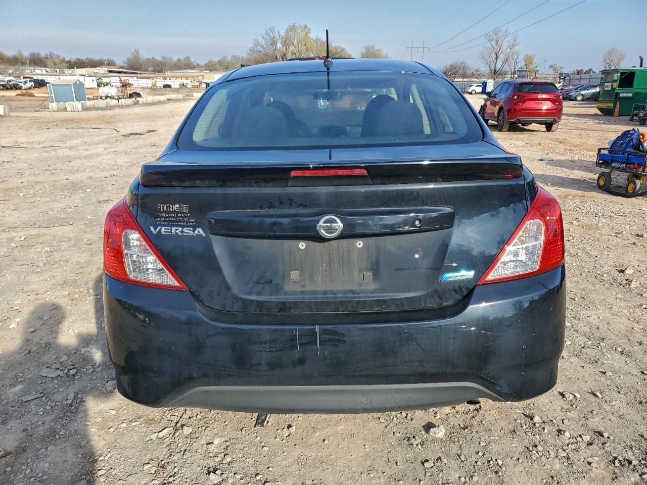 2015 NISSAN VERSA