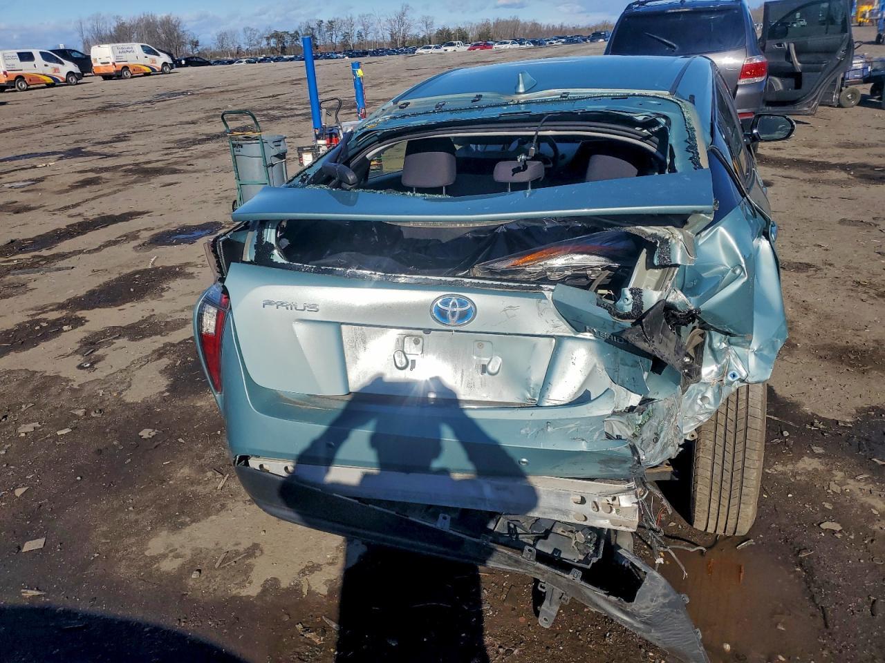 2017 TOYOTA PRIUS