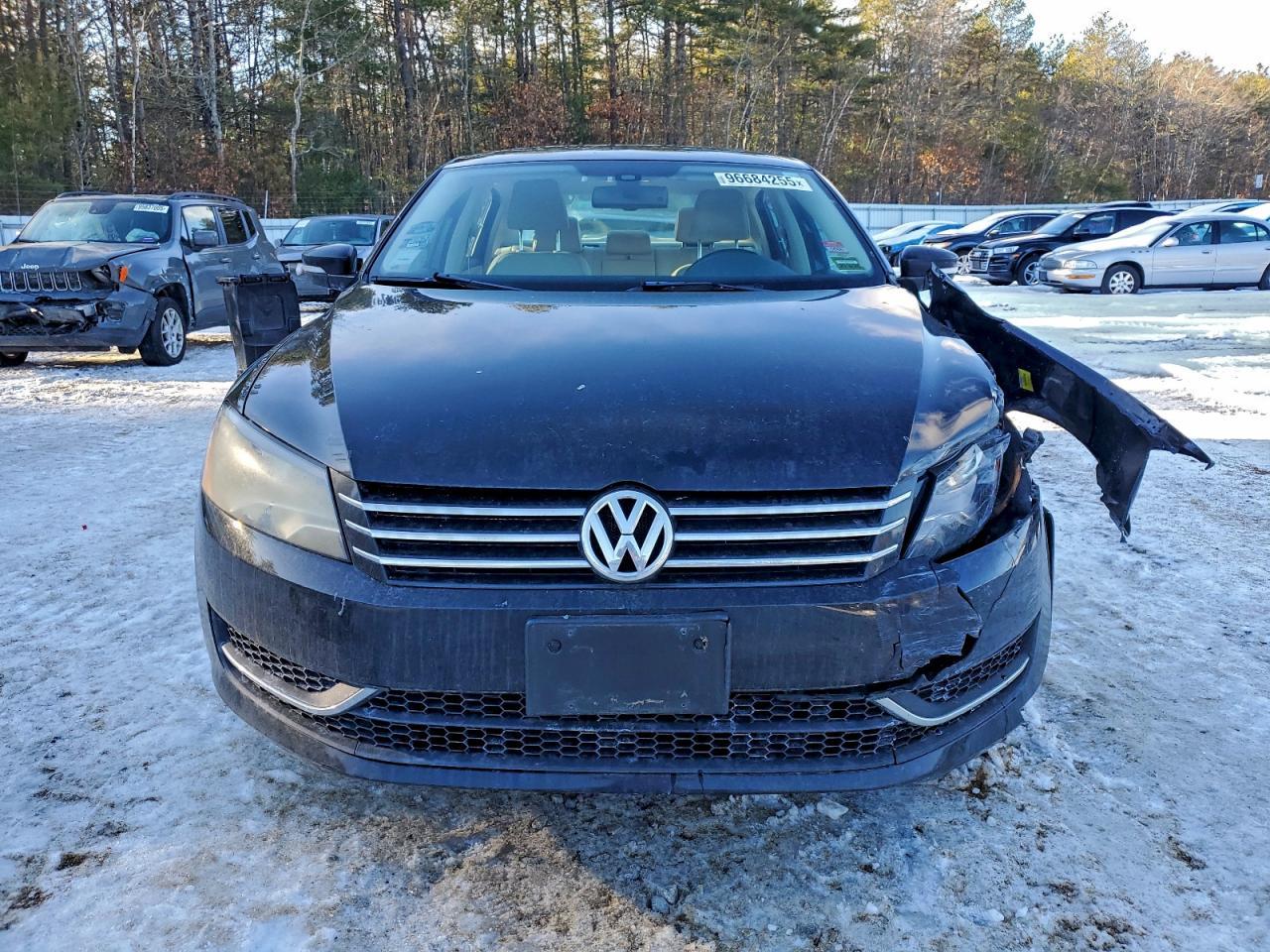 2013 VOLKSWAGEN Passat